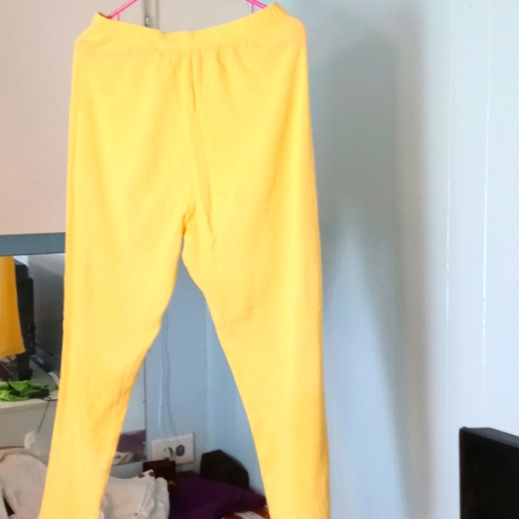 100% cotton set.  Bright yellow with tiger eye but - Picture 3 of 4